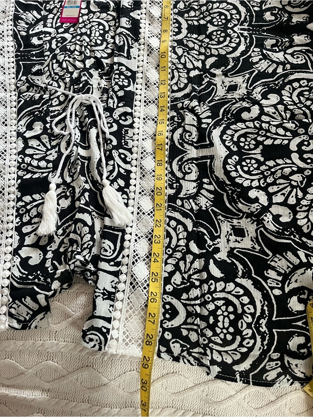 Vince Camuto Lace-Trim Black and White Kimono Wrap OSFM - Picture 7 of 15